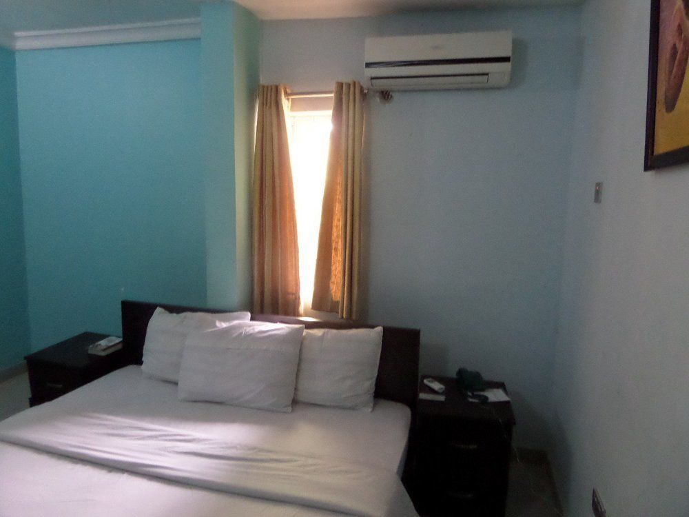Flamingo Hotel Festac Town Exterior foto
